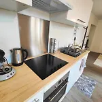 2en1 9 Personnes Max Stationnement Proche & Gratuit Wifi Lägenhet Riom