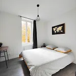 Lägenhet 2en1 9 Personnes Max Stationnement Proche & Gratuit Wifi Riom