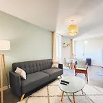 2en1 9 Personnes Max Stationnement Proche & Gratuit Wifi Lägenhet