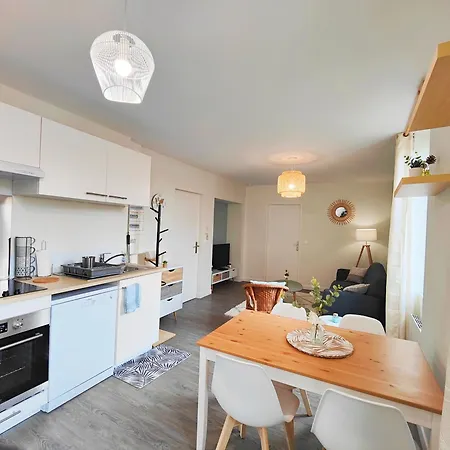 Apartment 2en1 9 Personnes Max Stationnement Proche & Gratuit Wifi