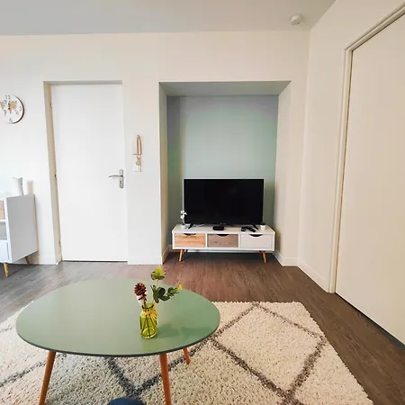 2 Apparts, Riom, 8 Pers Риом