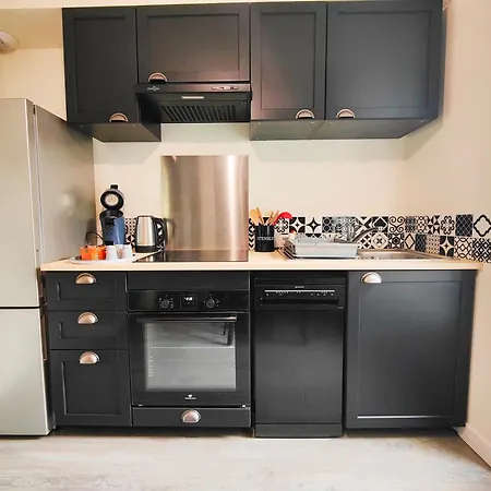 Апартаменты 2 Apparts, Riom, 8 Pers Риом