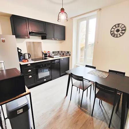 2 Apparts, Riom, 8 Pers