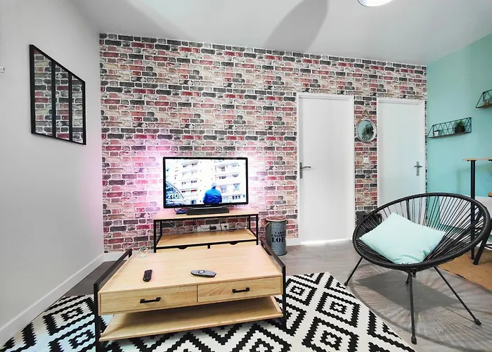 2 Apparts, Riom, 8 Pers *